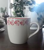 Beker - mok - rode bloemetjes - bloemen - Albert Heijn - AH, Gebruikt, Keramiek, Ophalen of Verzenden, Overige stijlen