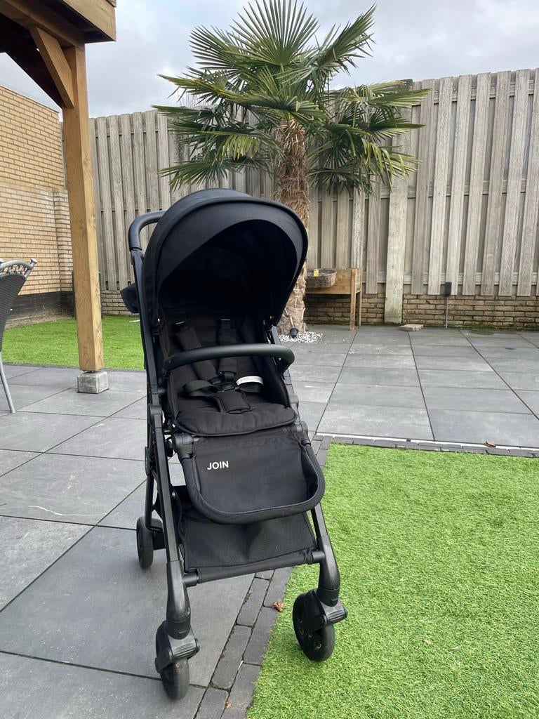 Compacte zwarte kinderwagen - JOIN, Kinderen en Baby's, Kinderwagens en Combinaties, Gebruikt, Kinderwagen, Overige merken, Verstelbare duwstang