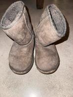 UGG grijs maat 27, Jongen of Meisje, Ophalen of Verzenden, Laarzen, Zo goed als nieuw
