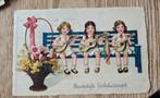 Drie meisjes spelen gitaar op een bankje, Verzenden, 1920 tot 1940, Gelopen, Kinderen