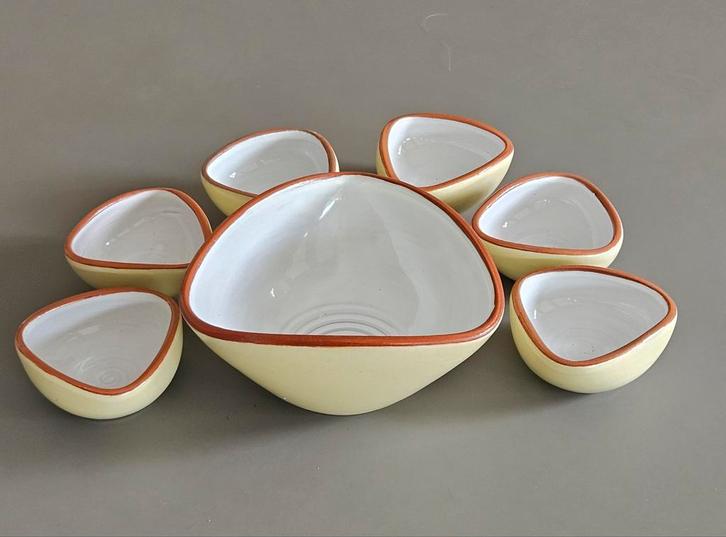 Aardewerk Pindastel - Driehoekig met 6 Schaaltjes, Huis en Inrichting, Woonaccessoires | Schalen en Manden, Gebruikt, Schaal, Overige vormen