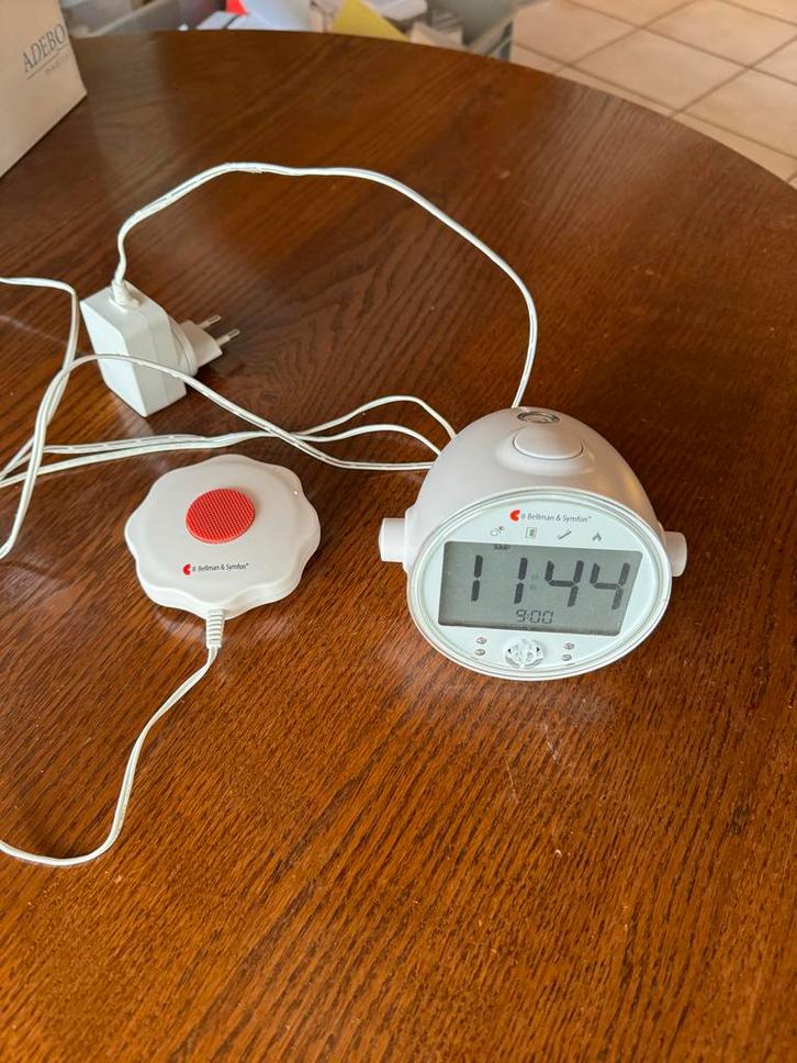 Wekker voor Doven/Slechthorenden, Huis en Inrichting, Woonaccessoires | Klokken, Gebruikt, Wekker of Tafelklok, Digitaal, Ophalen