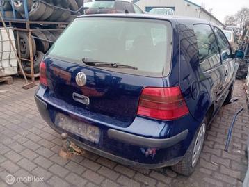 Volkswagen Golf 1.6-16V Trendline 2001 ONDERDELEN beschikbaar voor biedingen