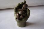 Geert Kunen / Skulptuur / Beeld / Baby in hand. groen/brons., Verzamelen, Beelden en Beeldjes, Ophalen of Verzenden, Zo goed als nieuw