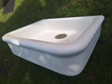 Mooie brocante wastafel Zuid-Frankrijk. beschikbaar voor biedingen