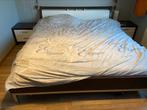 Modern bed, Huis en Inrichting, Slaapkamer | Bedden, Tweepersoons, Ophalen of Verzenden, Zo goed als nieuw, 180 cm