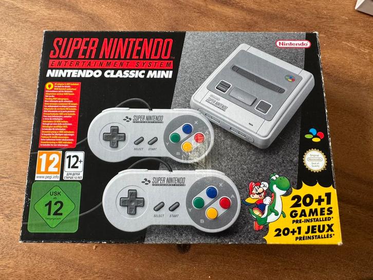 Super Nintendo Mini in doos, Spelcomputers en Games, Spelcomputers | Nintendo Super NES, Zo goed als nieuw, Met 2 controllers