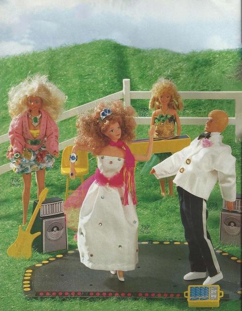 Feestkledingpatronen voor Barbie, Skipper en Ken, Hobby en Vrije tijd, Kledingpatronen, Zo goed als nieuw, Ophalen of Verzenden