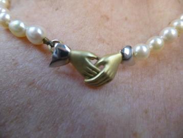 Parel Collier met 14 kt Gouden sluiting Handjes / gesigneerd beschikbaar voor biedingen