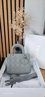 L dior medium klassieke tas grijs, Sieraden, Tassen en Uiterlijk, Tassen | Damestassen, Ophalen of Verzenden, Nieuw, Grijs, Handtas
