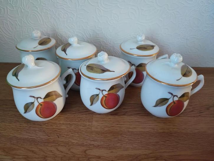 Royal Worcester Evesham Gold, Antiek en Kunst, Antiek | Servies compleet, Ophalen of Verzenden