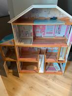 Poppenhuis met barbie artikelen, Ophalen, Zo goed als nieuw