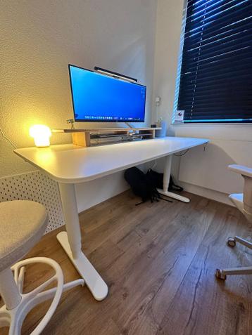 IKEA BEKANT Bureau - In hoogte verstelbaar! - afbeelding 2