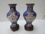 Oude cloisonne vaasjes 2 stuks met onderzetters (nr.2), Antiek en Kunst, Ophalen of Verzenden