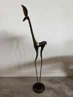Hoog vintage metalen hert beeld, Verzamelen, Beelden en Beeldjes, Ophalen of Verzenden, Zo goed als nieuw, Dier