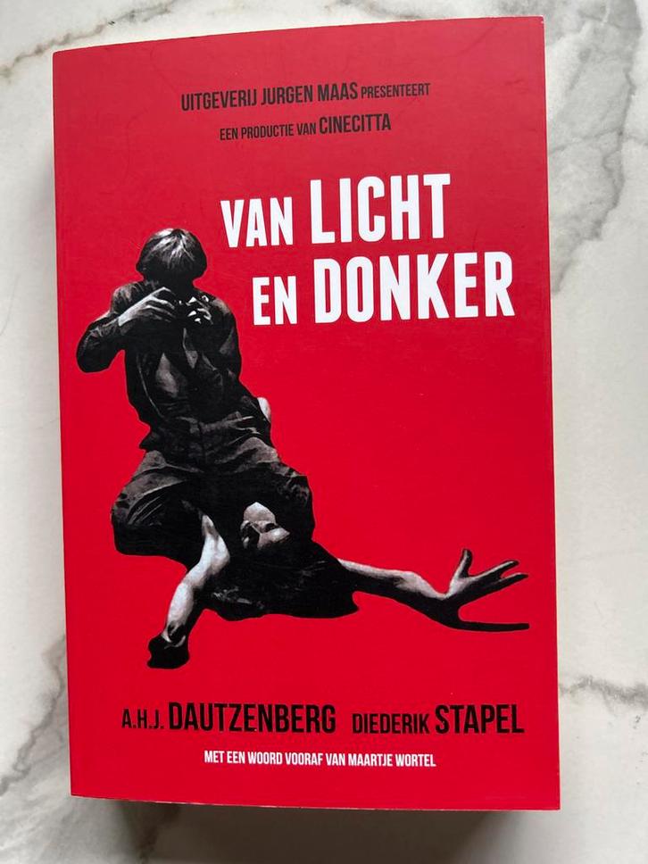 Van Licht en Donker - Dautzenberg & Stapel, Boeken, Kunst en Cultuur | Fotografie en Design, Zo goed als nieuw, Fotografen, Ophalen of Verzenden