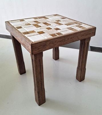 vintage tafeltje plantentafel bijzettafel mozaiek tegels  beschikbaar voor biedingen