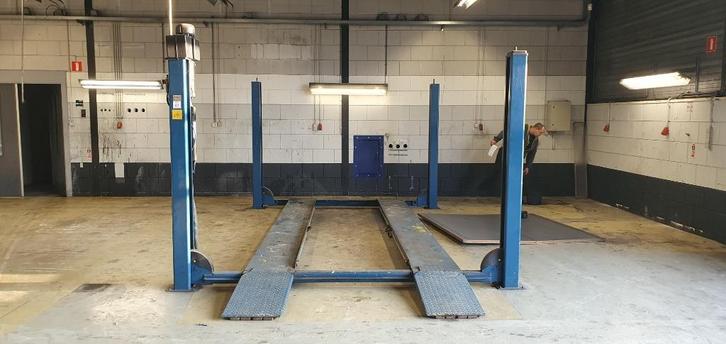 4 koloms hefbrug autobrug Stenhoj 5300 4000Kg 1995 APK breed, Auto diversen, Overige Auto diversen, Ophalen