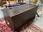 126) Antieke grenen kist / salontafel., Ophalen, Gebruikt, 50 tot 100 cm, .