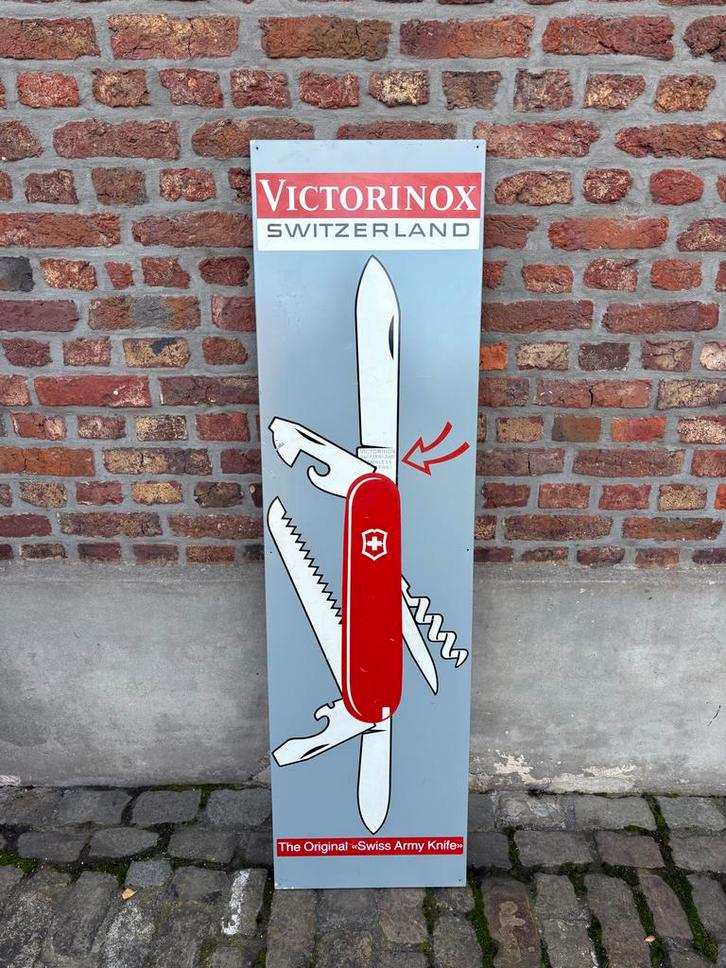 Victorinox Reclamebord - Swiss Army Knife, Verzamelen, Merken en Reclamevoorwerpen, Gebruikt, Reclamebord, Ophalen of Verzenden