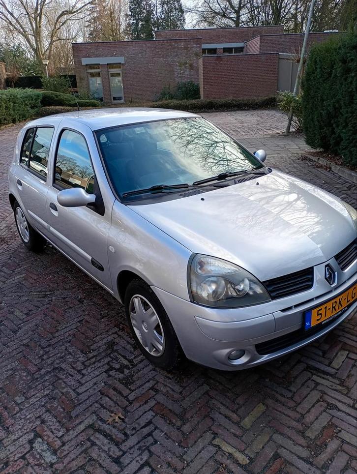 Renault Clio 1.2 16v 5 deurs, Auto's, Renault, Particulier, Clio, Airbags, Airconditioning, Centrale vergrendeling, Elektrische ramen