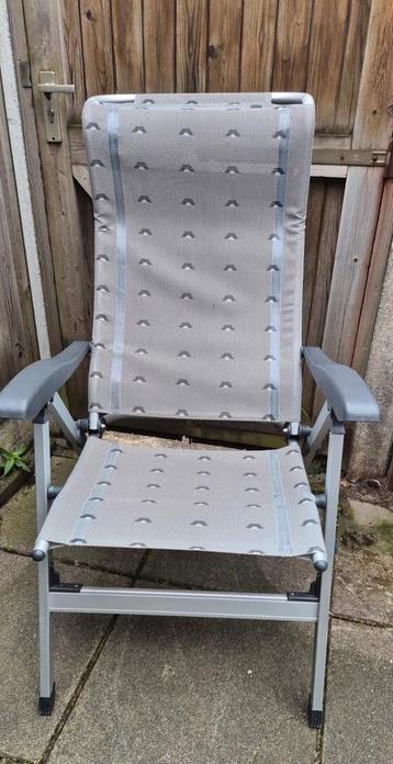 4 ligstoelen beschikbaar voor biedingen