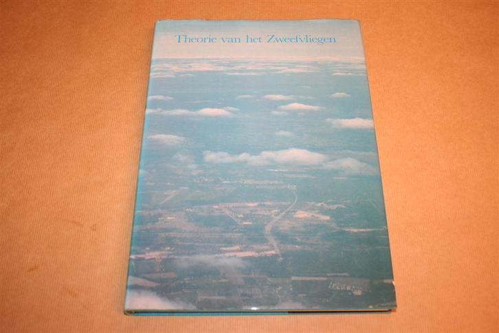 Boek - Theorie van het zweefvliegen !!, Sport en Fitness, Zweefvliegen en Paragliding, Zo goed als nieuw, Scherm, Ophalen of Verzenden