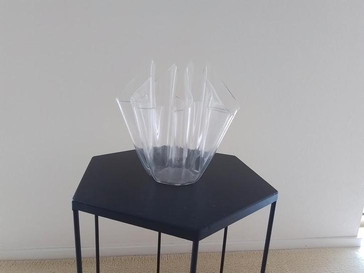 leuke vintage waaier vaas, plexiglas, Huis en Inrichting, Woonaccessoires | Vazen, Zo goed als nieuw, Minder dan 50 cm, Overige materialen