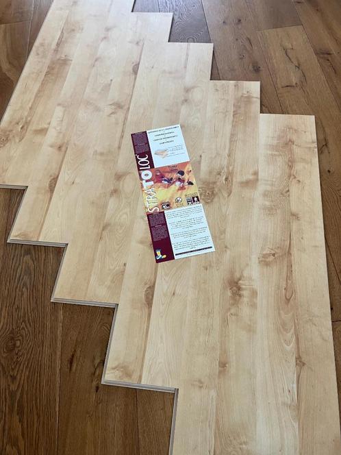 Kliklaminaat – licht houten kleur (ca. 11m2), Doe-het-zelf en Verbouw, Vloerdelen en Plavuizen, Zo goed als nieuw, Laminaat, Hout