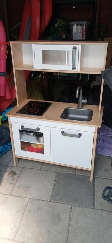 Ikea Duktig houten speelgoed keuken met keukenspulletjes beschikbaar voor biedingen