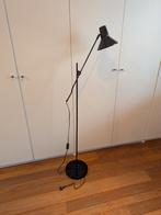 Zwarte vloerlamp, Huis en Inrichting, Lampen | Vloerlampen, Ophalen, Gebruikt, Metaal, 150 tot 200 cm