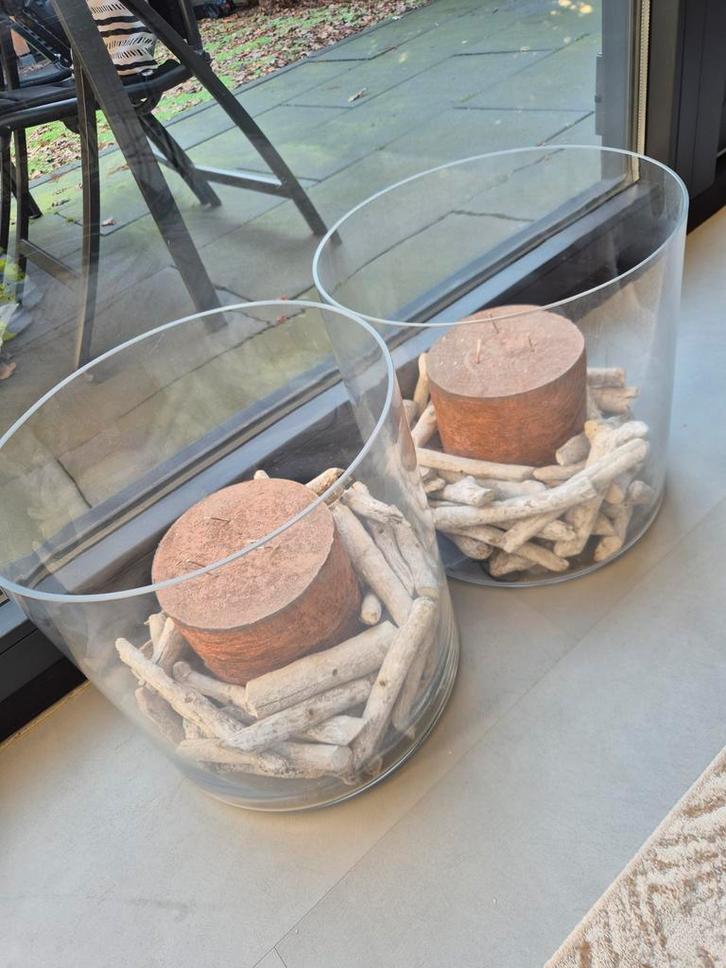 Twee grote glazen windlichten met decoratie, Antiek en Kunst, Antiek | Woonaccessoires, Ophalen of Verzenden