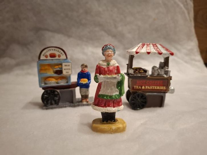 Kerstdorp figuurtjes, 3 stuks, Diversen, Kerst, Zo goed als nieuw, Ophalen