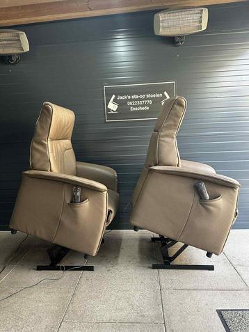 Sta op stoelen merk cair beschikbaar voor biedingen