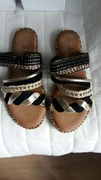 Nieuw instappers kleppers slippers zwart goud, Ophalen of Verzenden, Nieuw, Zwart, Instappers