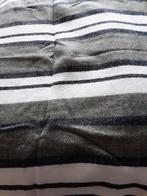Sjaal, Ophalen of Verzenden, Zo goed als nieuw, Maat 46/48 (XL) of groter, Sjaal