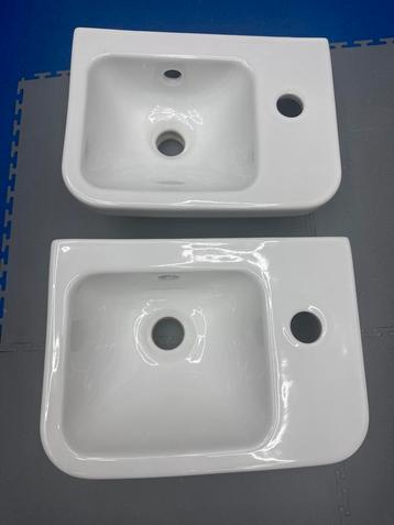 2x Villeroy & Boch O.Novo fontein toilet rechts beschikbaar voor biedingen