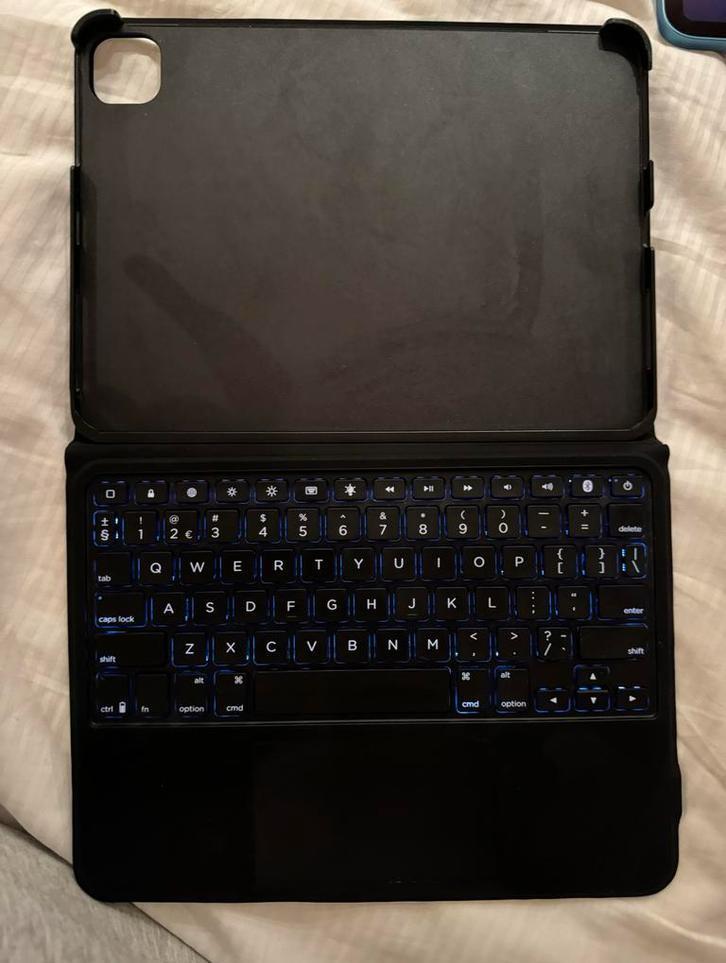 Belkin Magic Keyboard iPad Pro 11inches - Nieuwstaat!, Computers en Software, Tablet-hoezen, Zo goed als nieuw, Bescherming voor- en achterkant
