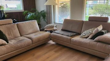 2 2-zits banken Natuzzi, alcantara beschikbaar voor biedingen