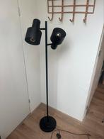 Vloerlamp zwart Kwantum twee lampen, Huis en Inrichting, Lampen | Vloerlampen, Ophalen of Verzenden, Zo goed als nieuw, 150 tot 200 cm