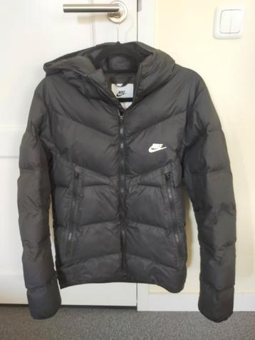 Nike zwarte storm-fit winter jas maat XS, zgan beschikbaar voor biedingen