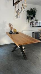 Eetkamertafel met gewelfd blad en metale poot, Huis en Inrichting, Tafels | Eettafels, Ophalen, 200 cm of meer, 50 tot 100 cm