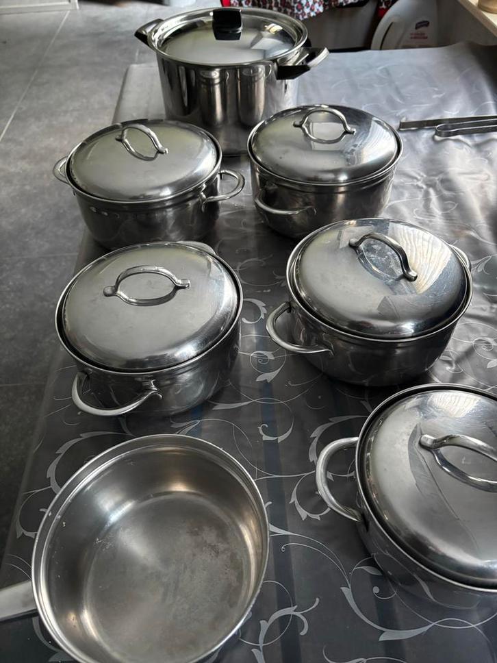 BK Pannenset RVS - Gas - Electra  : weinig voor veel !, Huis en Inrichting, Keuken | Potten en Pannen, Zo goed als nieuw, Pannenset