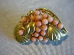 Prachtige Vintage broche jaren 70 met bloedkoralen, Overige materialen, 4 tot 7 cm, Verzenden, Zo goed als nieuw