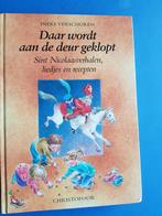 Daar wordt aan de deur geklopt - Sinterklaas -, Verzenden, Zo goed als nieuw, Fictie algemeen