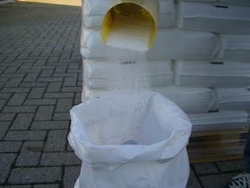 ZOUT STOEPZOUT STROOIZOUT VOEDERZOUT beschikbaar voor biedingen