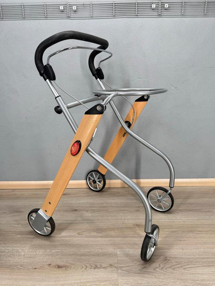 Rollator de trust care goed werkend voor in huis, Diversen, Rollators, Lichtgewicht, Ophalen of Verzenden