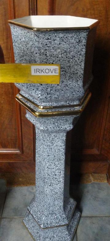 PIEDESTAL * GRANIET LOOK * Gaaf ! * NIET LOS * beschikbaar voor biedingen