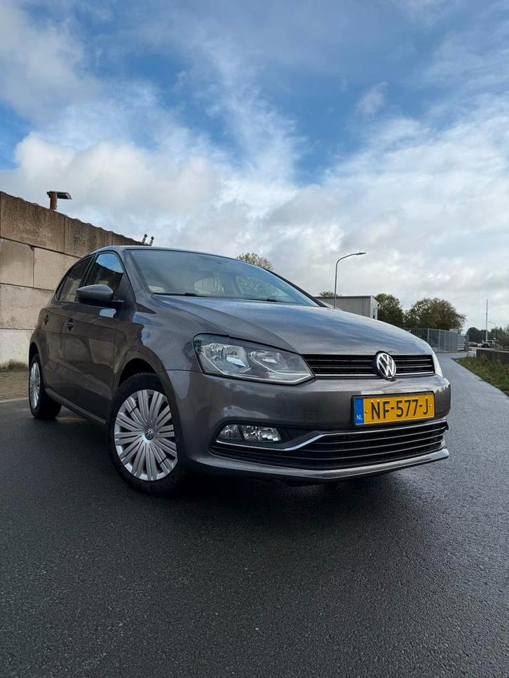 Volkswagen Polo 1.2 TSI 66KW 2017 Grijs, Auto's, Volkswagen, Particulier, Polo, ABS, Airconditioning, Apple Carplay, Bluetooth