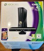 Xbox 360 Slim 4GB + Kinect Adventures + Kinect, Spelcomputers en Games, Spelcomputers | Xbox 360, 360 S, Met 2 controllers, Ophalen of Verzenden